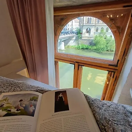 River Nest Apartment